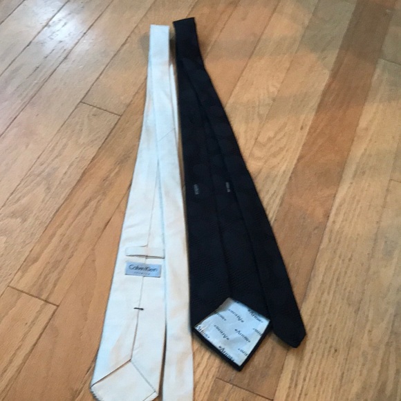 Calvin Klein Gold / Yellow Tie AND Black Arrow Modern Classic Ties - Set of 2 - Picture 6 of 10